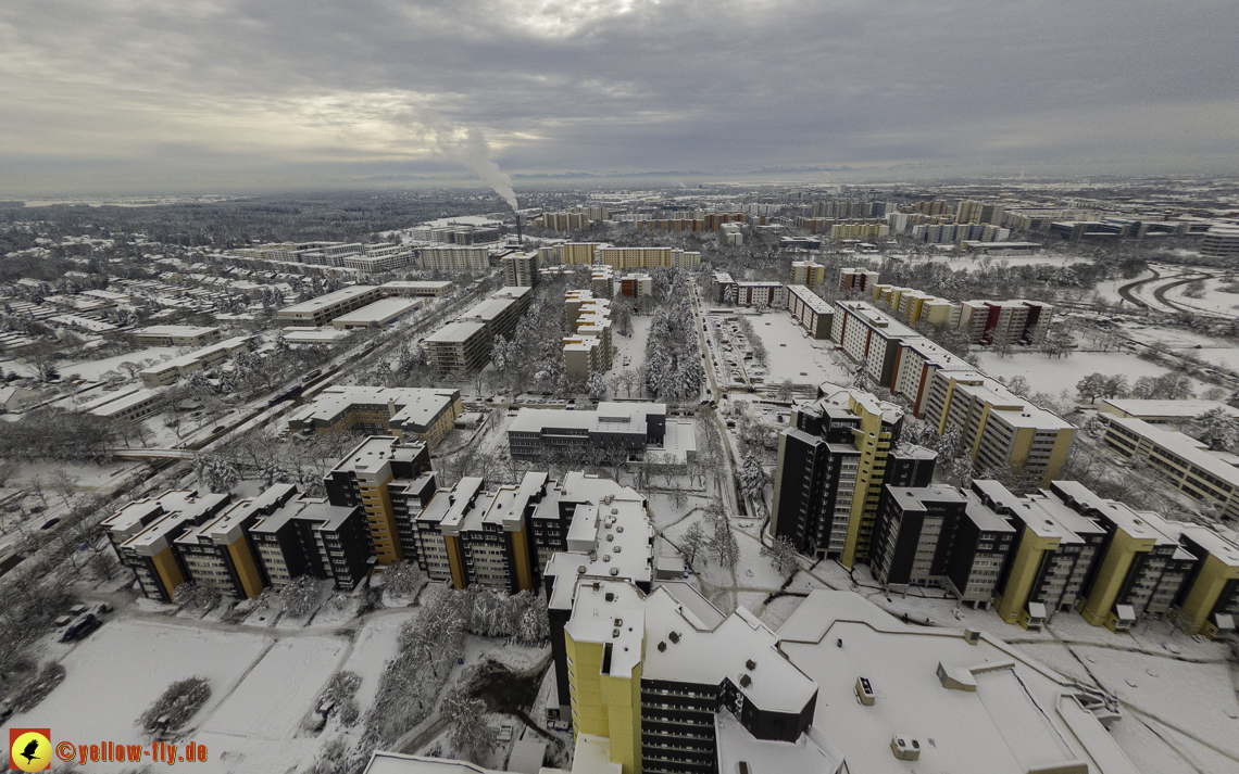 04.12.2021 - Karl-Marx-Ring und Marx-Zentrum in Neuperlach
